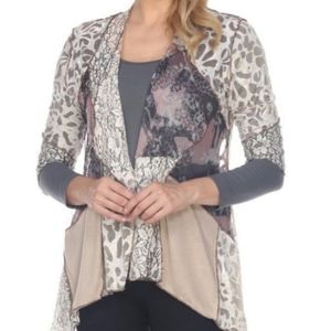 🆕️Beautiful lightweight open front blouse